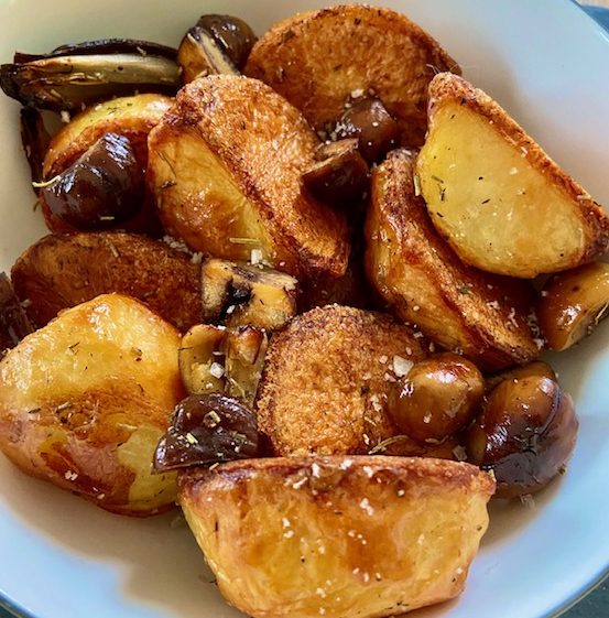 Roast potatoes with shallots and chestnuts